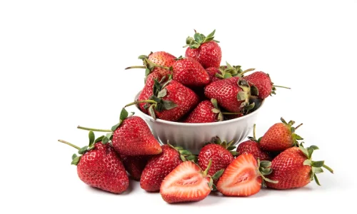 red-fresh-strawberries-with-green-leaves-white-saucer_114579-10501
