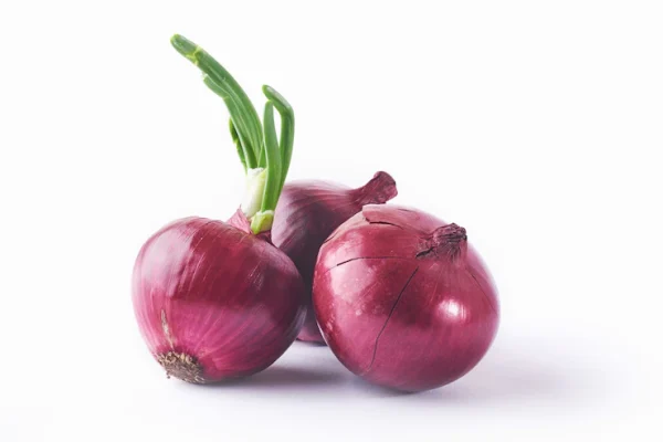 red-onion-whole-isolated-white_146671-19175